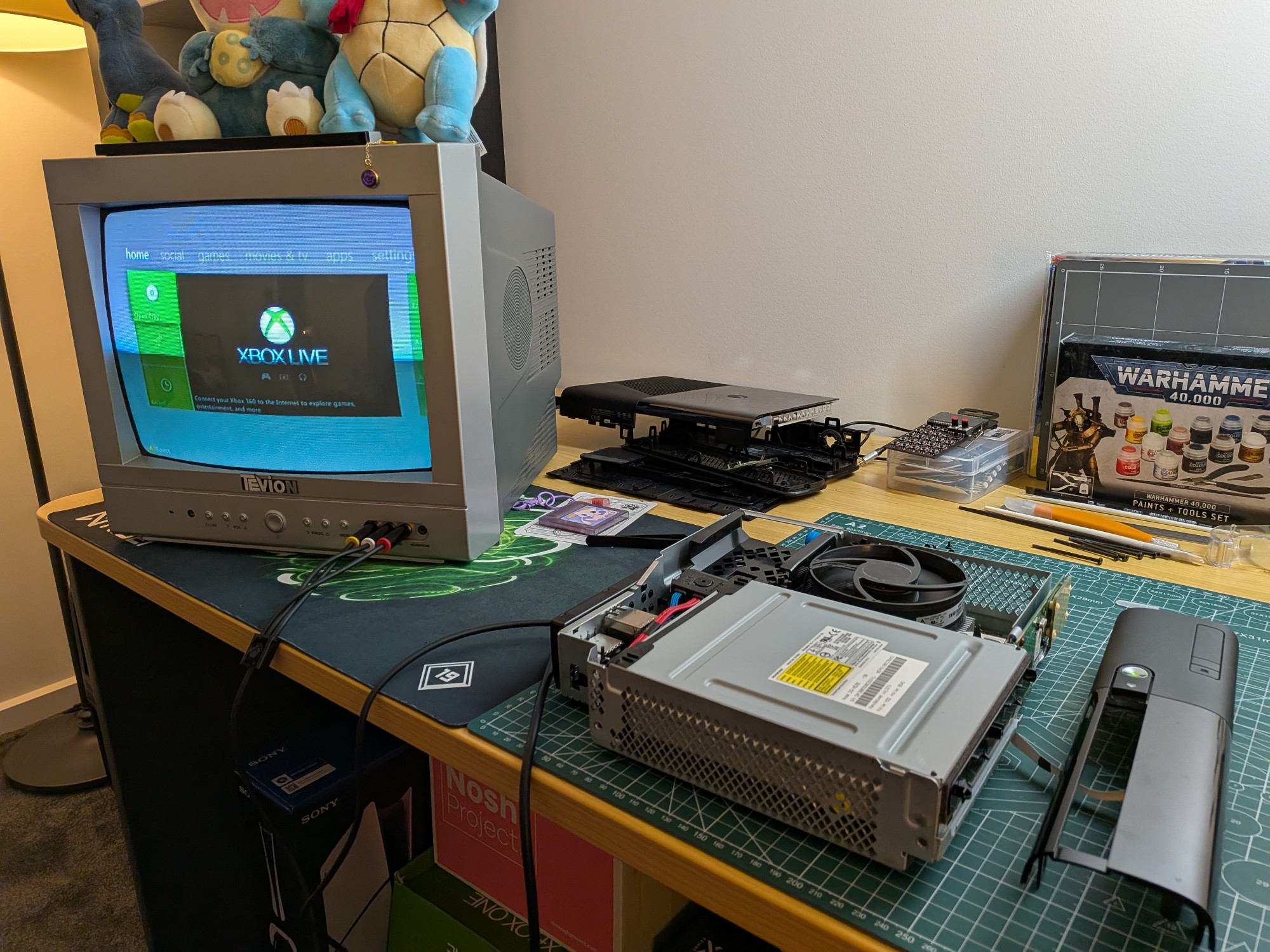 the partially-reassembled 360 outputting video to my TV